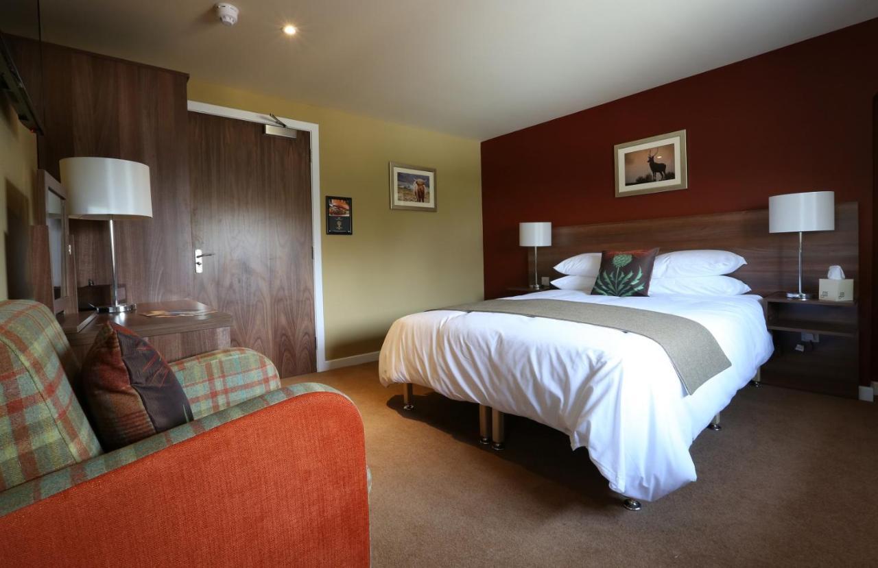 Newburgh Inn Ellon ภายนอก รูปภาพ